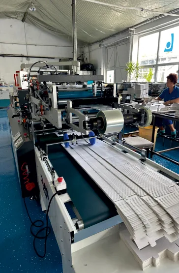 Linia automată de aplicare a ferestrelor din folie PVC